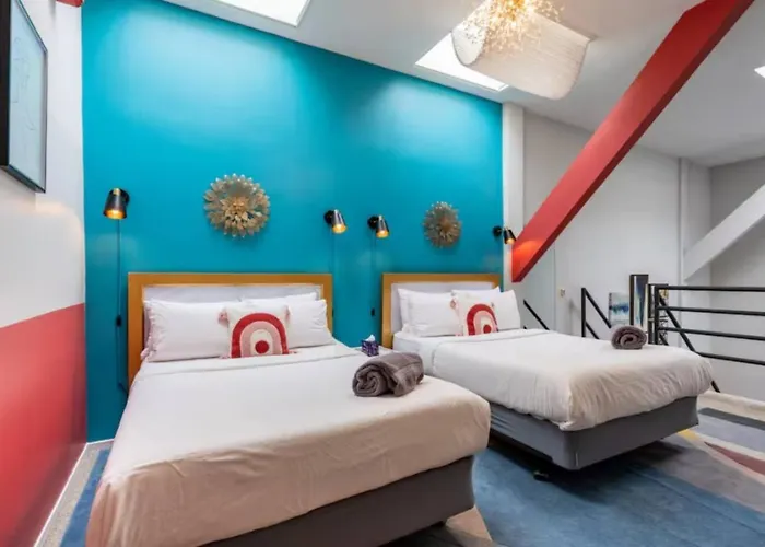 Sleep 25 - Huge Downtown Vintage Lofts, Balcony & Gym Chicago