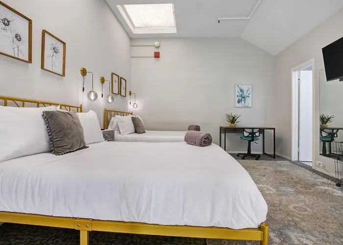 Apartamento Sleep 25 - Huge Downtown Vintage Lofts, Balcony & Gym *