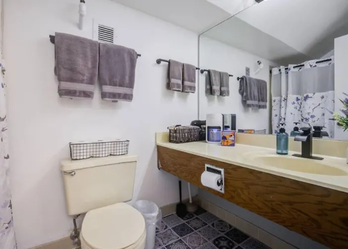 Apartamento Sleep 25 - Huge Downtown Vintage Lofts, Balcony & Gym *