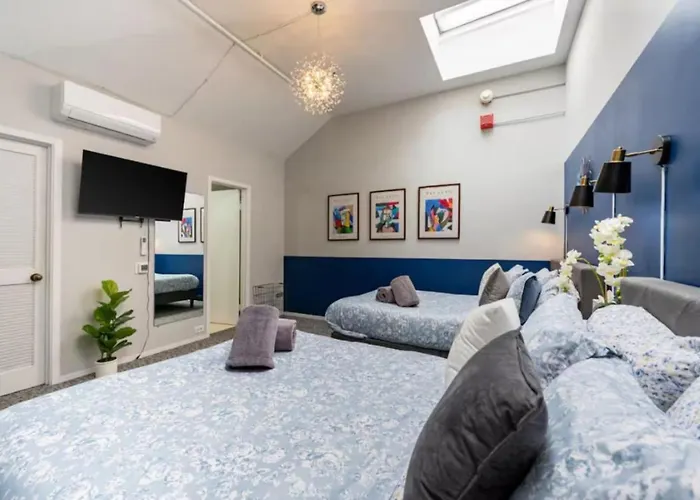 Sleep 25 - Huge Downtown Vintage Lofts, Balcony & Gym Apartamento