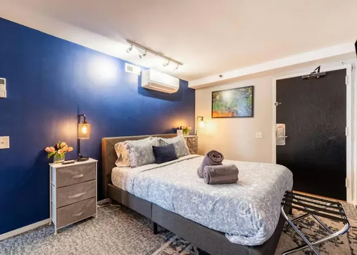 Apartamento Sleep 25 - Huge Downtown Vintage Lofts, Balcony & Gym