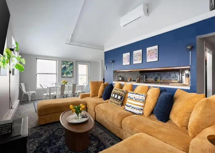 Sleep 25 - Huge Downtown Vintage Lofts, Balcony & Gym * Chicago