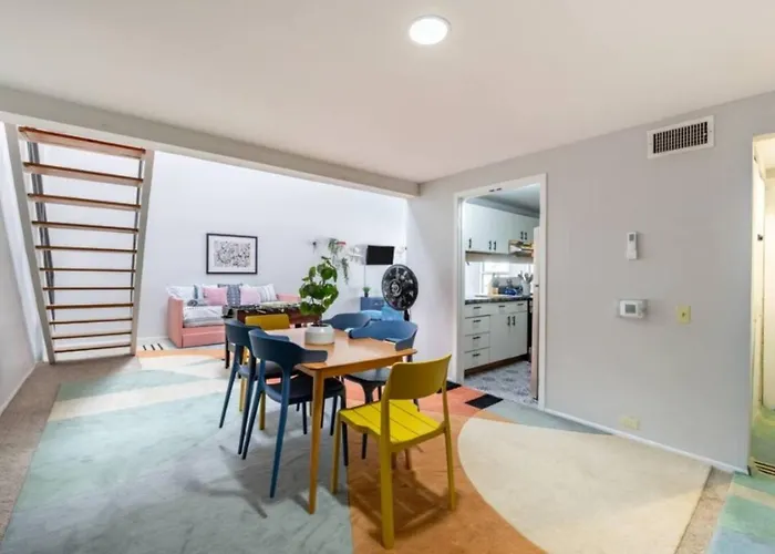 Apartamento Sleep 25 - Huge Downtown Vintage Lofts, Balcony & Gym *