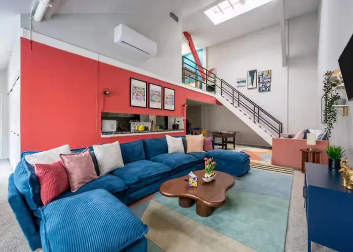 Apartamento Sleep 25 - Huge Downtown Vintage Lofts, Balcony & Gym