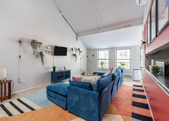 Apartamento Sleep 25 - Huge Downtown Vintage Lofts, Balcony & Gym *