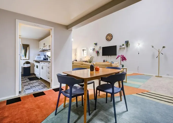 Sleep 25 - Huge Downtown Vintage Lofts, Balcony & Gym Apartamento