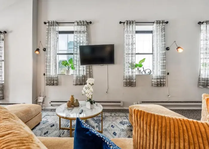 Apartamento Sleep 25 - Huge Downtown Vintage Lofts, Balcony & Gym