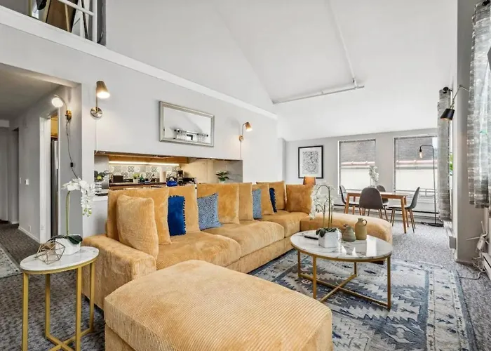 Apartamento Sleep 25 - Huge Downtown Vintage Lofts, Balcony & Gym